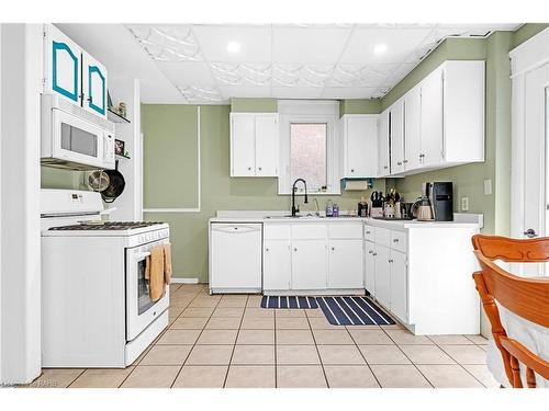 107 Maple Avenue, Welland, ON - Indoor Photo Showing Kitchen