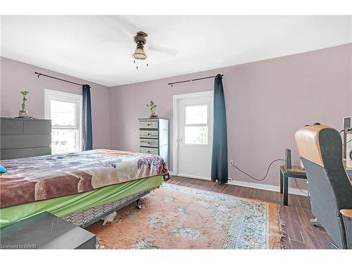 107 Maple Avenue, Welland, ON - Indoor Photo Showing Bedroom