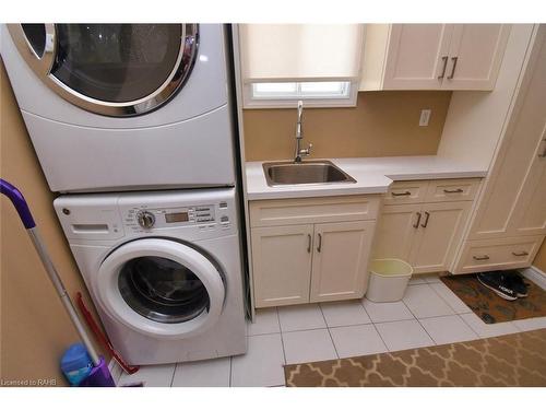 43 Glenayr Street, Hamilton, ON - Indoor Photo Showing Laundry Room