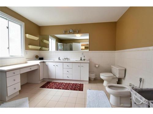 43 Glenayr Street, Hamilton, ON - Indoor Photo Showing Bathroom