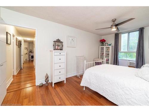 406-1966 Main Street W, Hamilton, ON - Indoor Photo Showing Bedroom