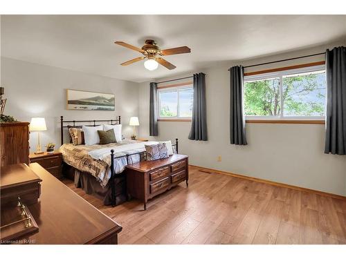 48 Emily Street, Grimsby, ON - Indoor Photo Showing Bedroom