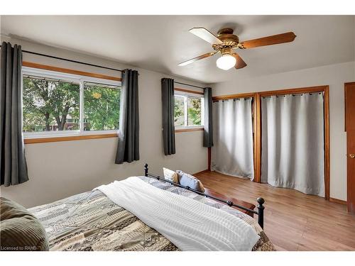 48 Emily Street, Grimsby, ON - Indoor Photo Showing Bedroom