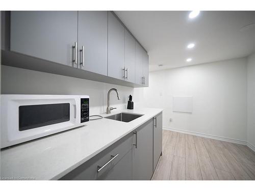 19 Fassett Avenue, Hamilton, ON - Indoor Photo Showing Kitchen