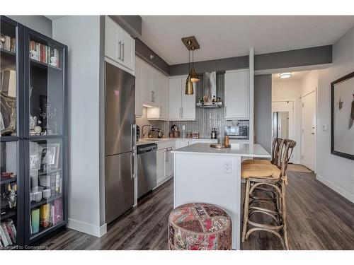 1404-2081 Fairview Street, Burlington, ON - Indoor Photo Showing Kitchen With Stainless Steel Kitchen With Upgraded Kitchen