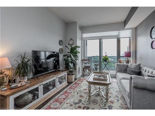 1404-2081 Fairview Street, Burlington, ON - Indoor Photo Showing Living Room