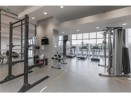 1404-2081 Fairview Street, Burlington, ON - Indoor Photo Showing Gym Room