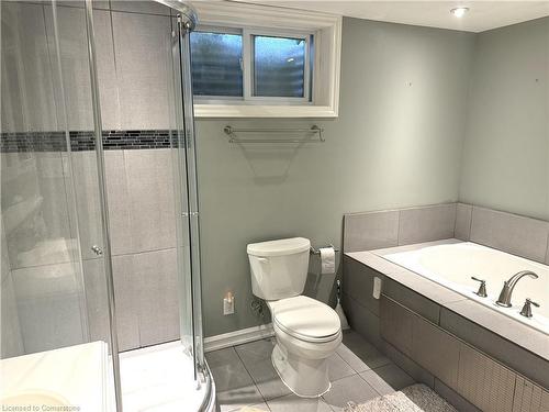 1-688 Dynes Road, Burlington, ON - Indoor Photo Showing Bathroom