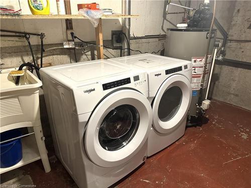 1-688 Dynes Road, Burlington, ON - Indoor Photo Showing Laundry Room