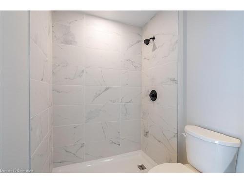 302-120 Springvalley Crescent, Hamilton, ON - Indoor Photo Showing Bathroom