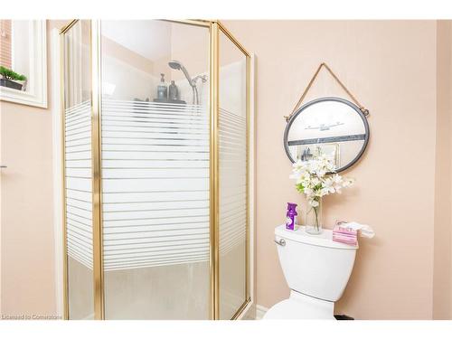 8034 Woodsview Crescent, Niagara Falls, ON - Indoor Photo Showing Bathroom