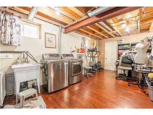 8034 Woodsview Crescent, Niagara Falls, ON - Indoor Photo Showing Laundry Room