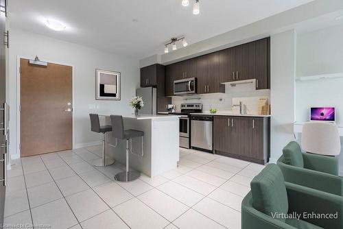 517-320 Plains Road, Burlington, ON - Indoor Photo Showing Kitchen