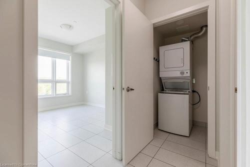 517-320 Plains Road, Burlington, ON - Indoor Photo Showing Laundry Room