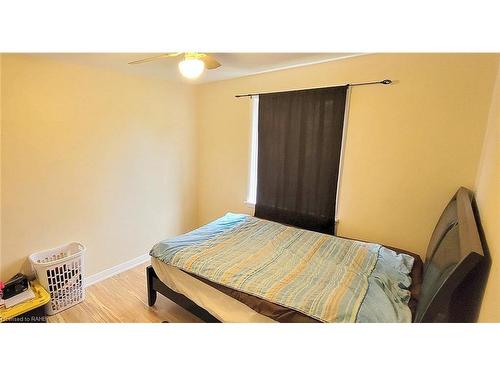 384 Talbot Street, Hamilton, ON - Indoor Photo Showing Bedroom