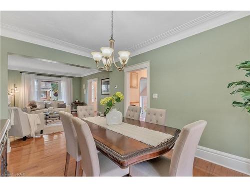 74 Balmoral Avenue S, Hamilton, ON - Indoor Photo Showing Dining Room