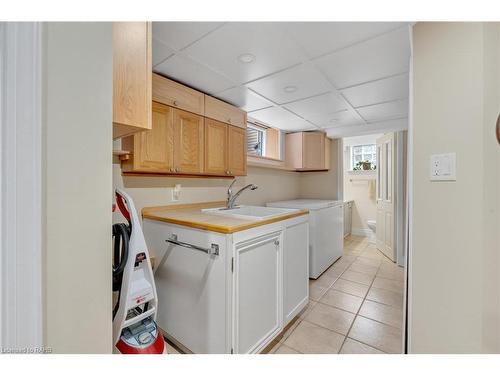 74 Balmoral Avenue S, Hamilton, ON - Indoor Photo Showing Kitchen