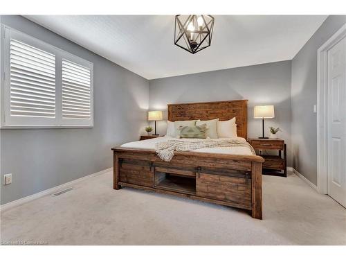 26 Jacqueline Boulevard, Hamilton, ON - Indoor Photo Showing Bedroom