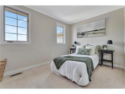 26 Jacqueline Boulevard, Hamilton, ON - Indoor Photo Showing Bedroom