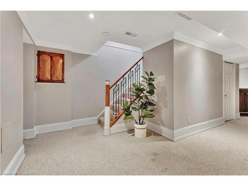 26 Jacqueline Boulevard, Hamilton, ON - Indoor Photo Showing Other Room