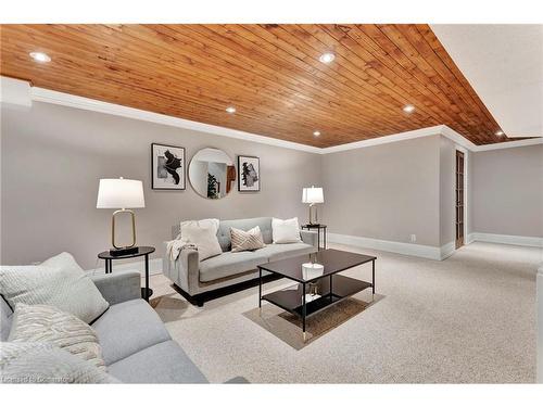 26 Jacqueline Boulevard, Hamilton, ON - Indoor Photo Showing Living Room