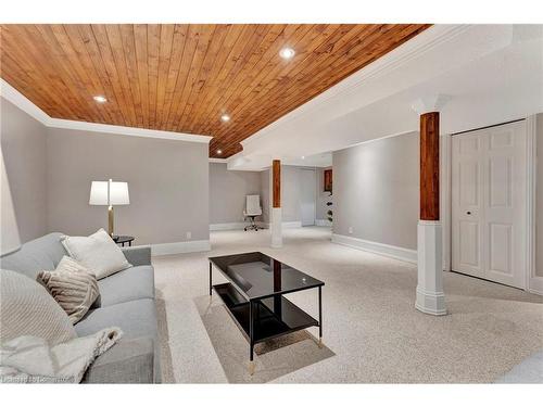 26 Jacqueline Boulevard, Hamilton, ON - Indoor Photo Showing Living Room