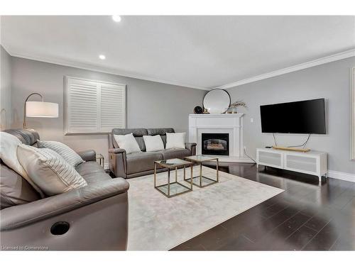 26 Jacqueline Boulevard, Hamilton, ON - Indoor Photo Showing Living Room With Fireplace