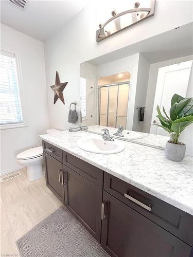 41 Kendell Lane, Ingersoll, ON - Indoor Photo Showing Bathroom