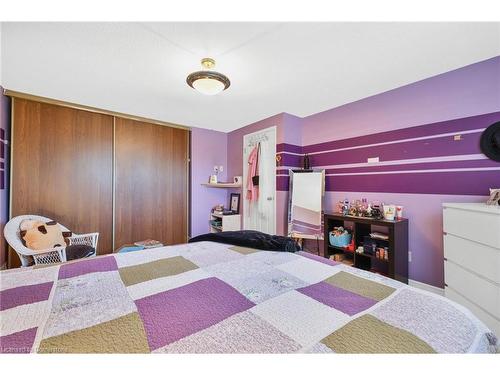 32-985 Limeridge Road E, Hamilton, ON - Indoor Photo Showing Bedroom