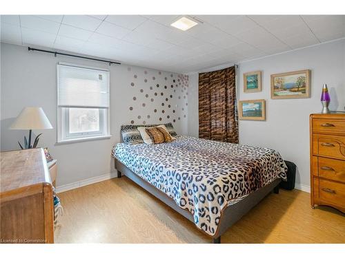 22 Inglewood Road, St. Catharines, ON - Indoor Photo Showing Bedroom