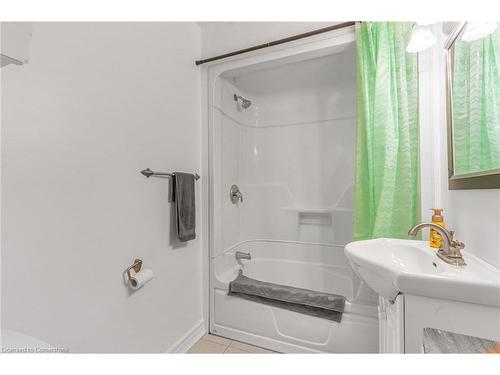 444 Webber Road, Pelham, ON - Indoor Photo Showing Bathroom