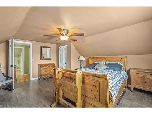 444 Webber Road, Pelham, ON - Indoor Photo Showing Bedroom