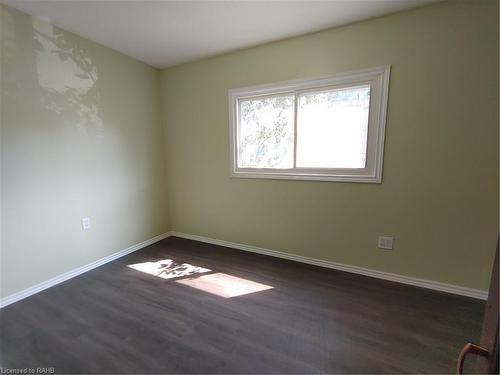 15 Sherman Avenue S, Hamilton, ON - Indoor Photo Showing Other Room