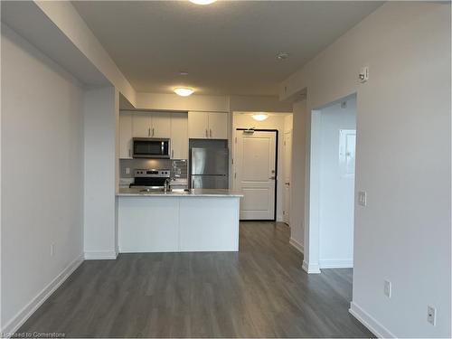 512-5055 Greenlane Road, Beamsville, ON - Indoor Photo Showing Kitchen