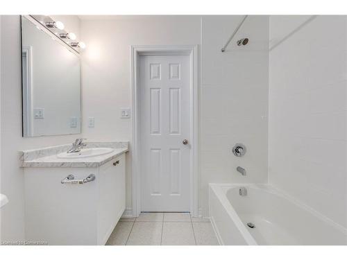 3147 Goodyear Road, Burlington, ON - Indoor Photo Showing Bathroom