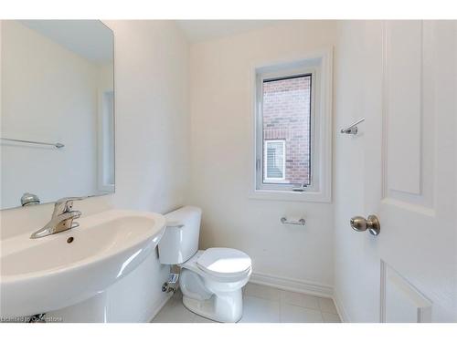 3147 Goodyear Road, Burlington, ON - Indoor Photo Showing Bathroom