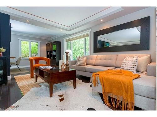 1245 Baldwin Drive, Oakville, ON - Indoor Photo Showing Living Room