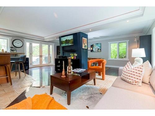 1245 Baldwin Drive, Oakville, ON - Indoor Photo Showing Living Room