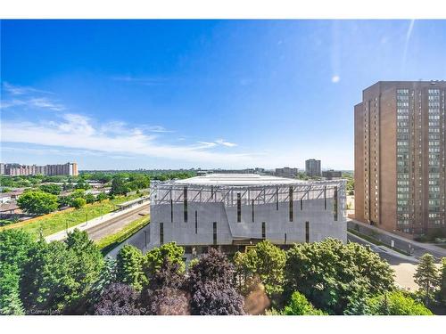 1014-135 Hillcrest Avenue, Mississauga, ON - Outdoor With View