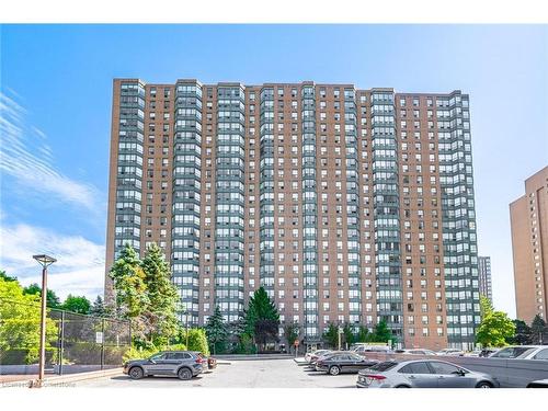 1014-135 Hillcrest Avenue, Mississauga, ON - Outdoor With Facade