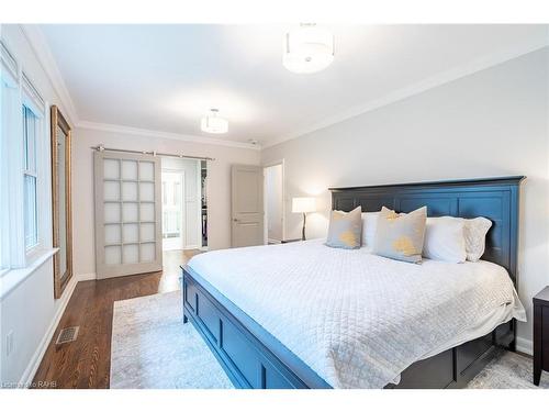 4306 Lakeshore Road, Burlington, ON - Indoor Photo Showing Bedroom