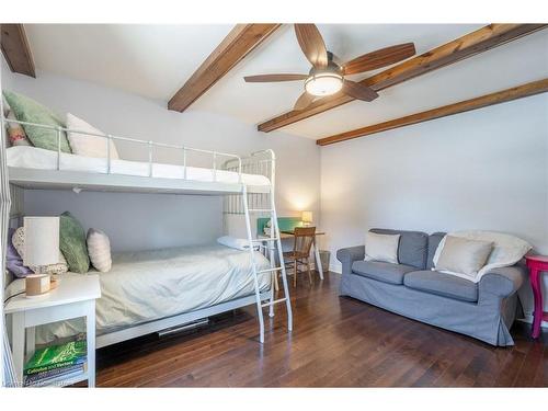 360 North Shore Boulevard E, Burlington, ON - Indoor Photo Showing Bedroom