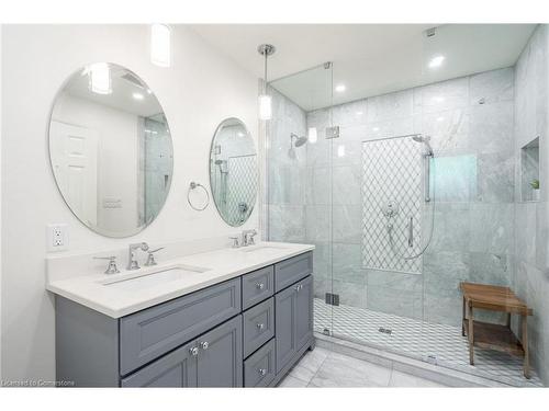 360 North Shore Boulevard E, Burlington, ON - Indoor Photo Showing Bathroom