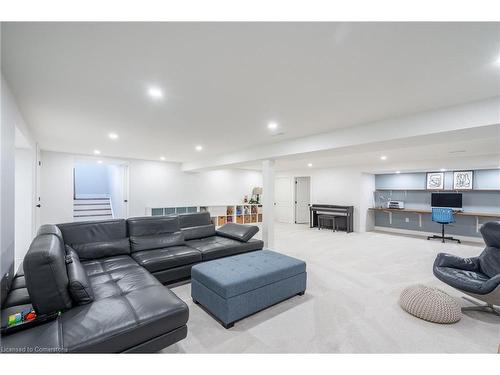 360 North Shore Boulevard E, Burlington, ON - Indoor Photo Showing Living Room