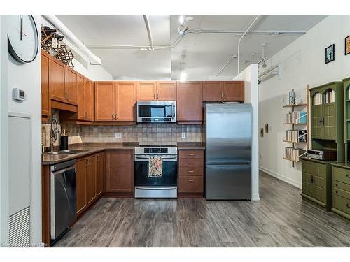 118-66 Bay Street S, Hamilton, ON - Indoor Photo Showing Kitchen With Stainless Steel Kitchen