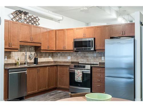 118-66 Bay Street S, Hamilton, ON - Indoor Photo Showing Kitchen With Stainless Steel Kitchen