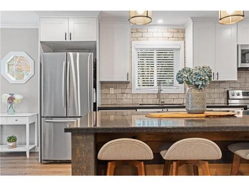 37 Mary Street, St. Catharines, ON - Indoor Photo Showing Kitchen