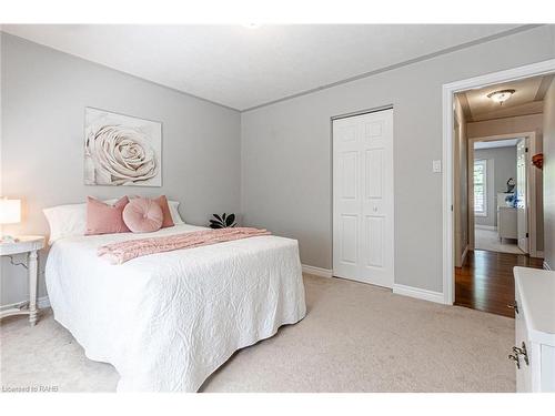 4 Forest Wood Drive, Port Dover, ON - Indoor Photo Showing Bedroom