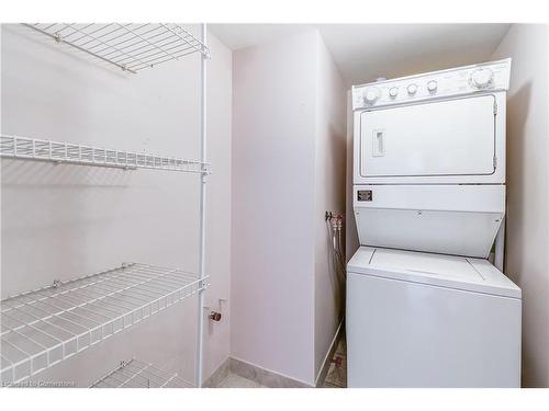 2405-100 Burloak Drive, Burlington, ON - Indoor Photo Showing Laundry Room