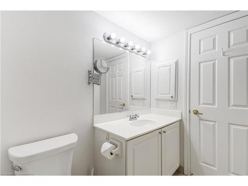 2405-100 Burloak Drive, Burlington, ON - Indoor Photo Showing Bathroom